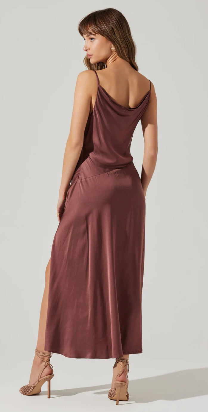 Vestido midi con cuello redondo de mujer