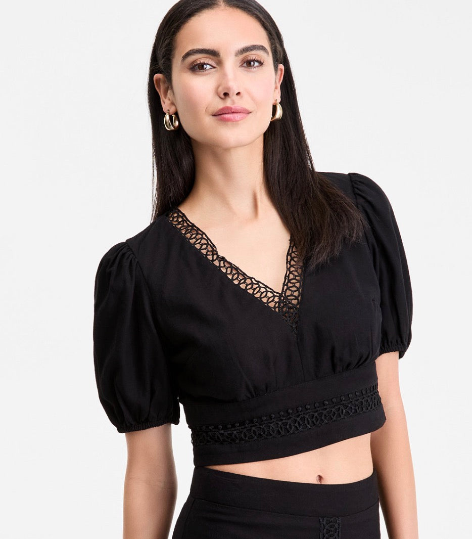 Blusa Corta INC de mujer
