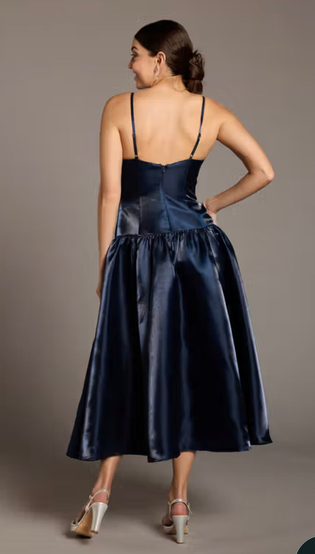 Vestido STUDIO DB de línea A de satén de organza de cintura caída