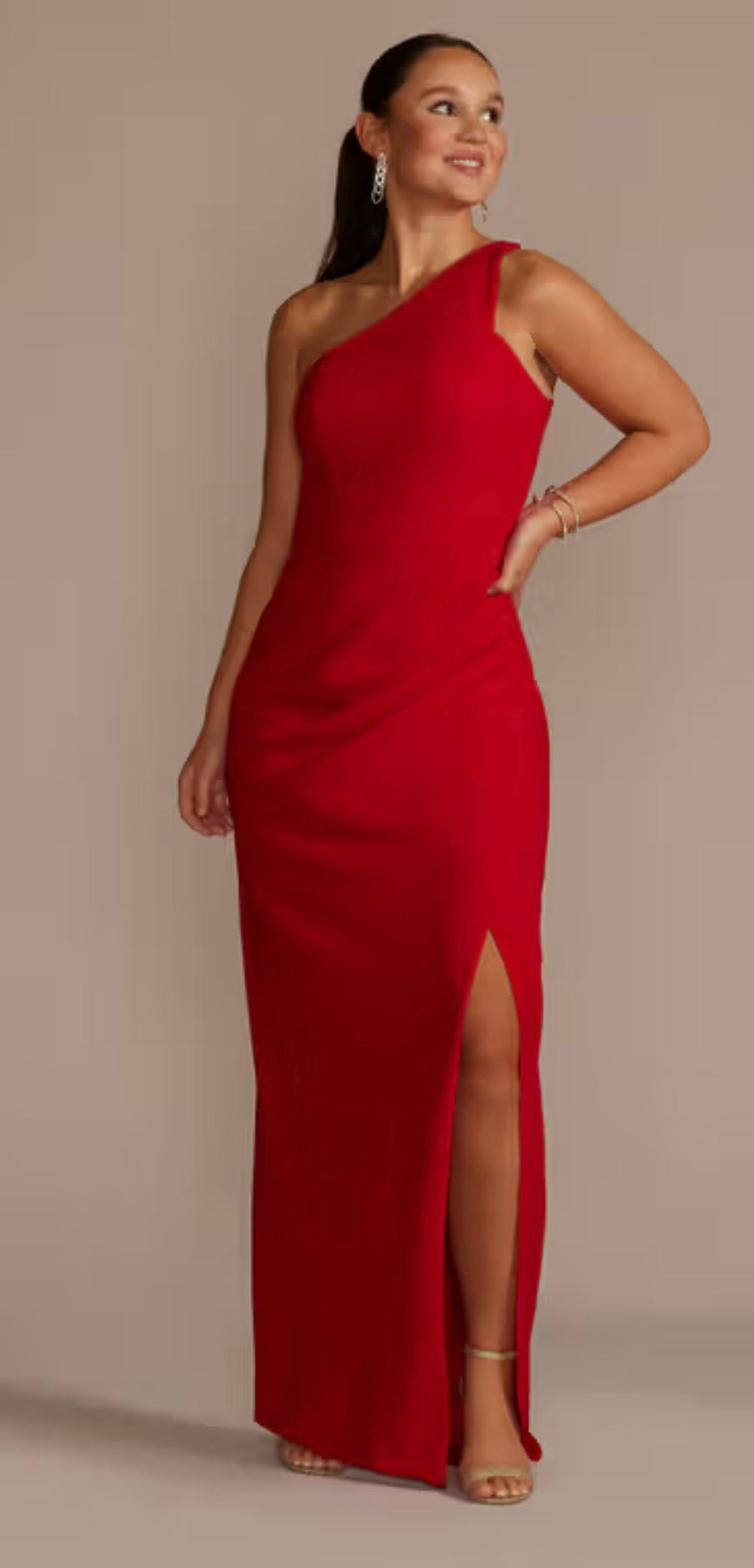 Vestido DB STUDIO Cubina de crepé de un hombro con abertura